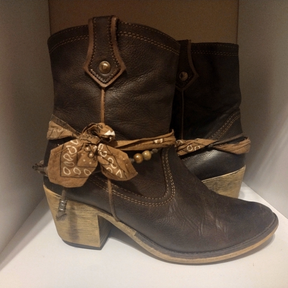 Aldo Brown Leather Cowboy Western Bandana Ankle Boots